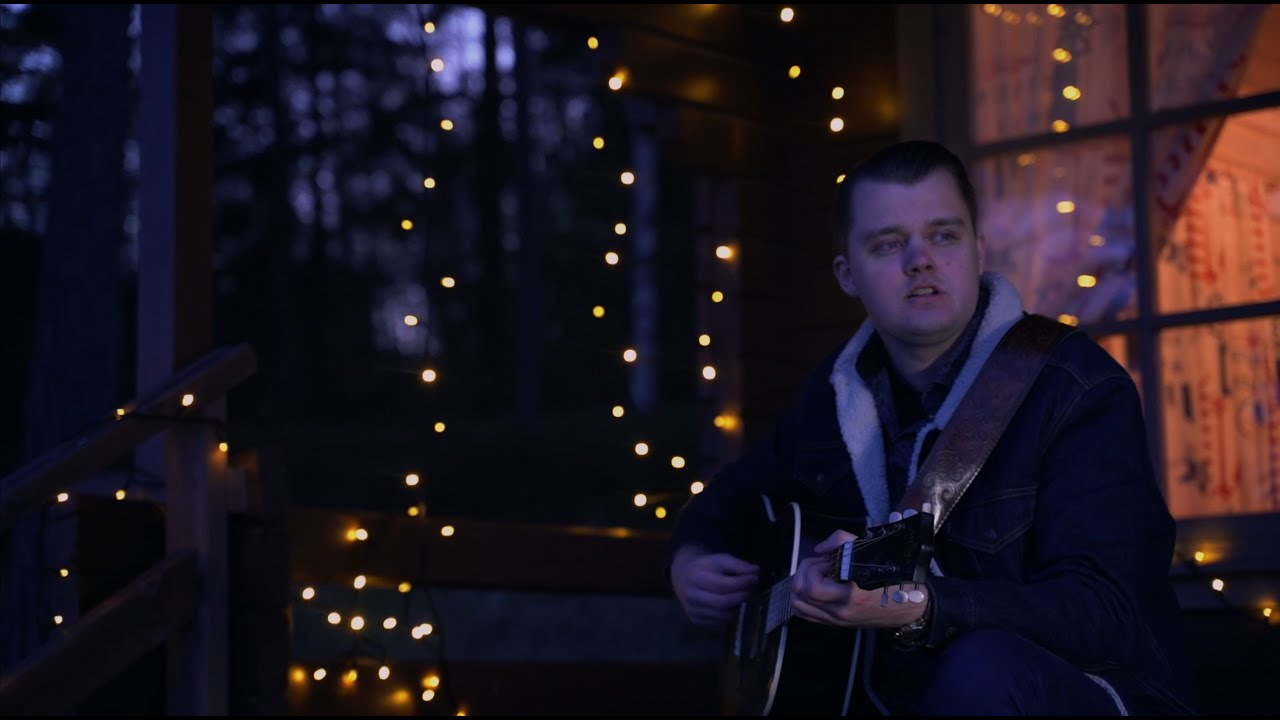 Alla ruosteisen kuun - Aukusti Koivisto (musiikkivideo - uutta suomi-iskelmää)