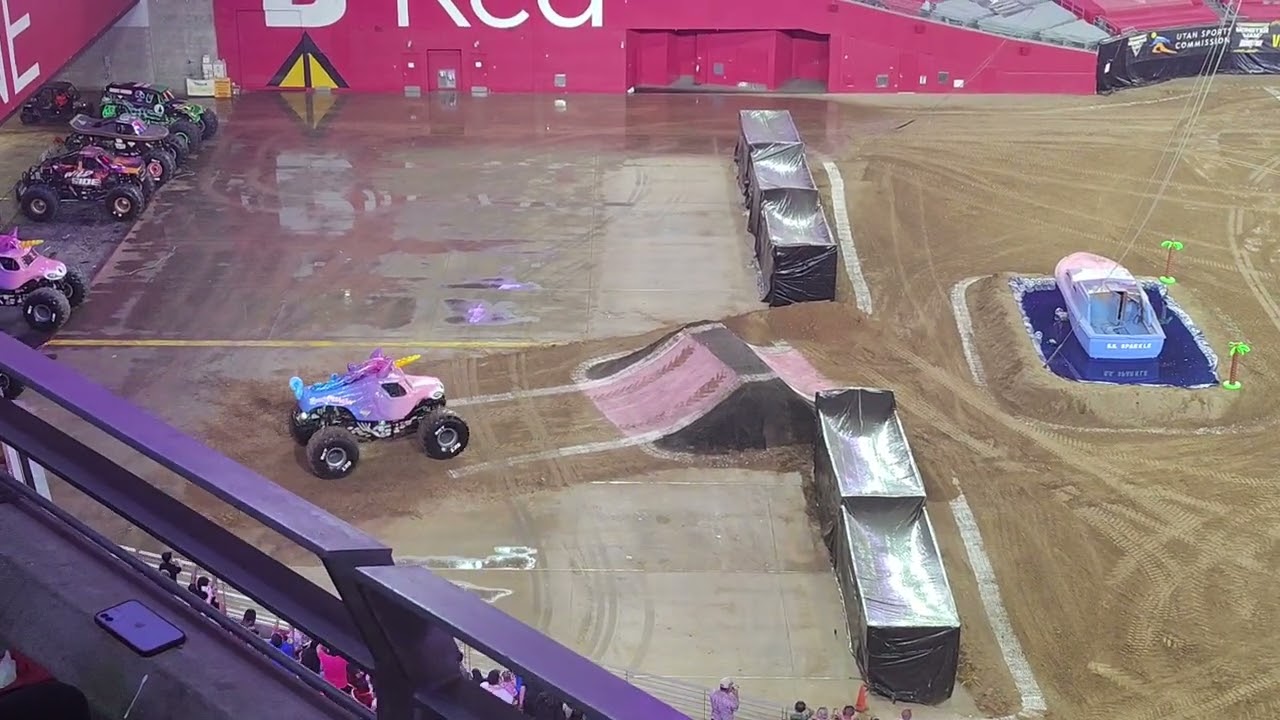 Sparkle smash Stunt in Glendale