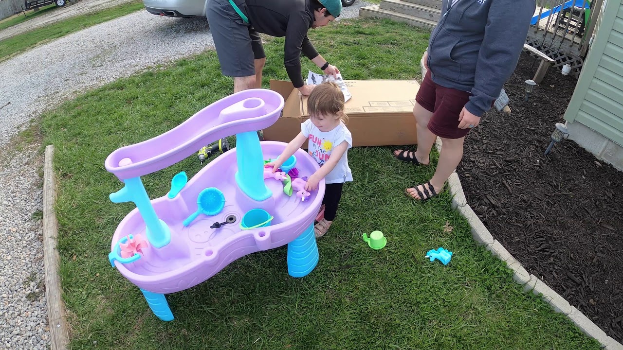 Water fun with Elsie Grace - Step2 Rain Showers & Unicorns Water Table unboxing and assembly