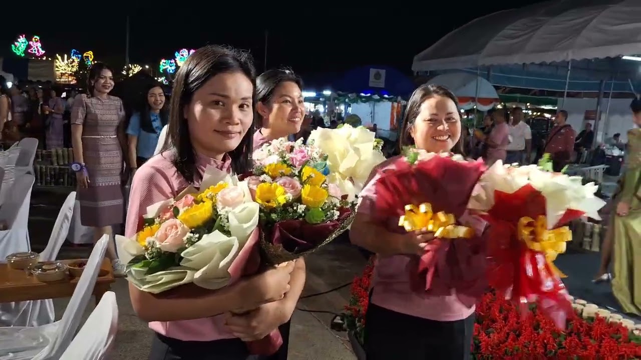 การเดินแบบพัสตราแพรวากาฬสินธุ์