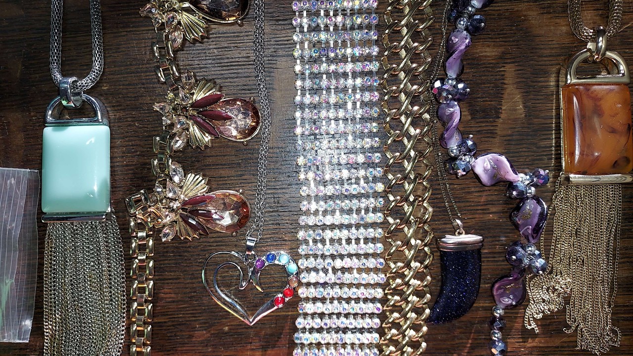 Jewelry and Yammerin' 900