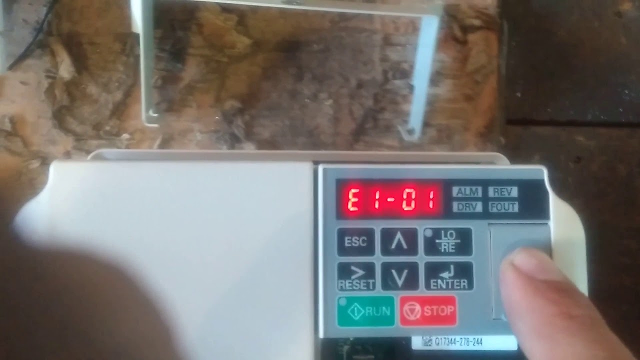 programar un variador yaskawa