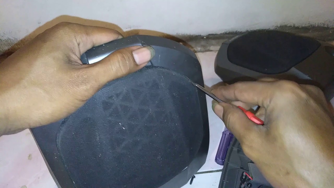 Looking inside speaker surround sony