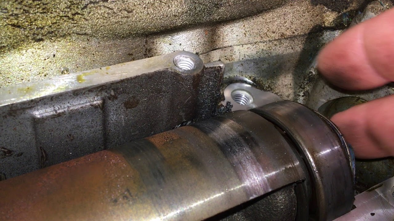 Volvo V8 Balance Shaft exposed
