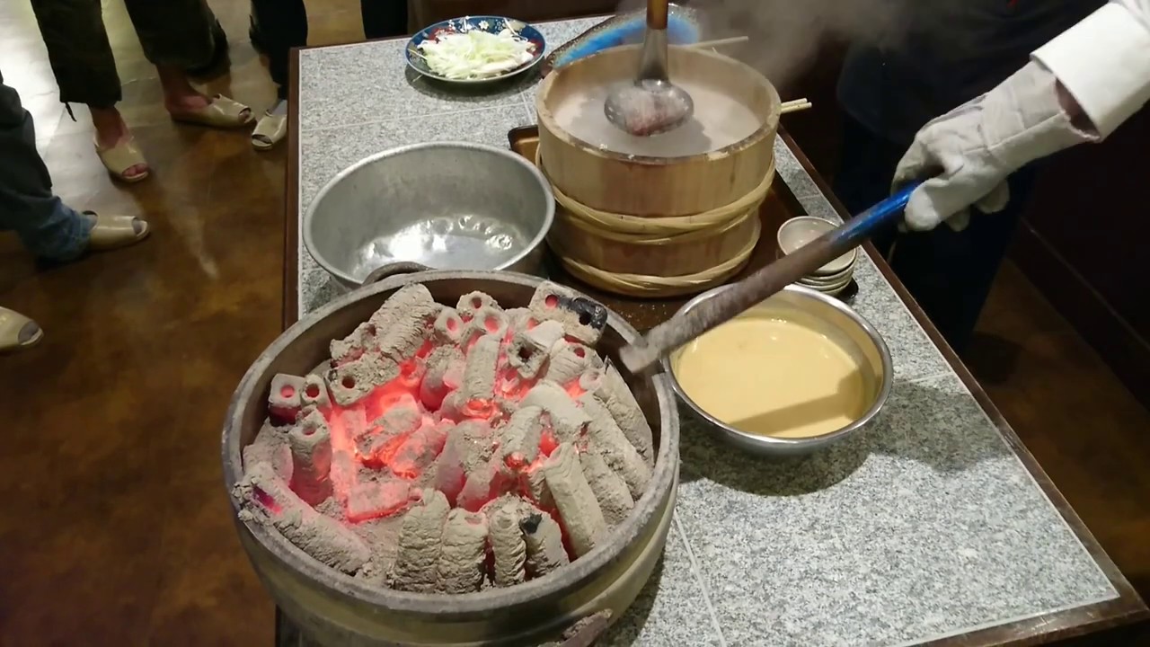 ［男鹿ホテル］ ホテルスタッフさんが男鹿名物「石焼料理」を実演！