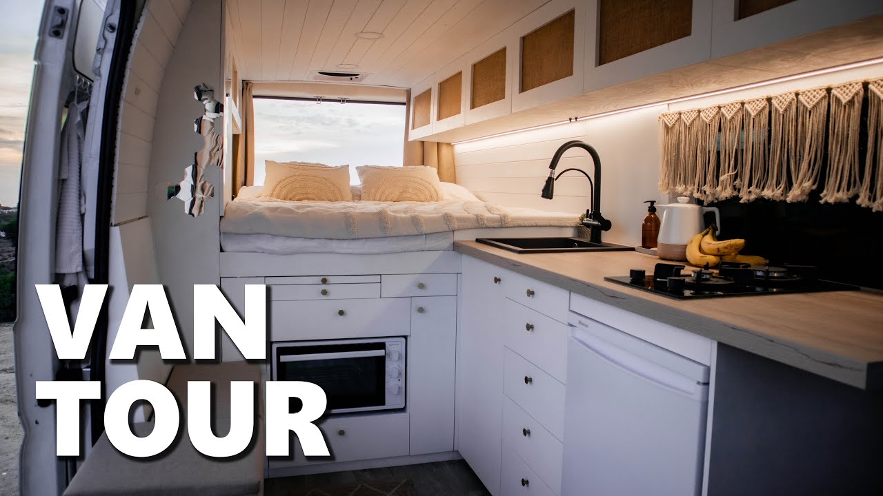 VAN TOUR | Luxusn&iacute; Přestavba Dod&aacute;vky na vysněn&yacute; Tiny House