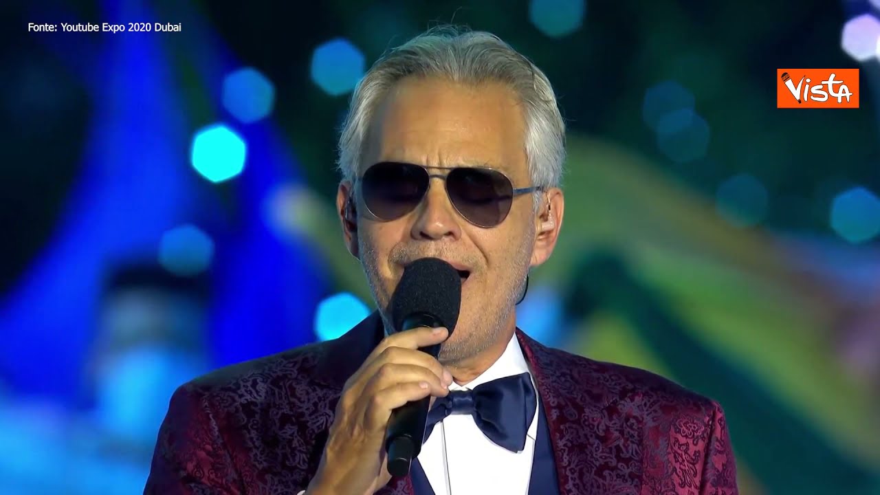 Andrea Bocelli incanta l'Expo di Dubai, la strepitosa esibizione
