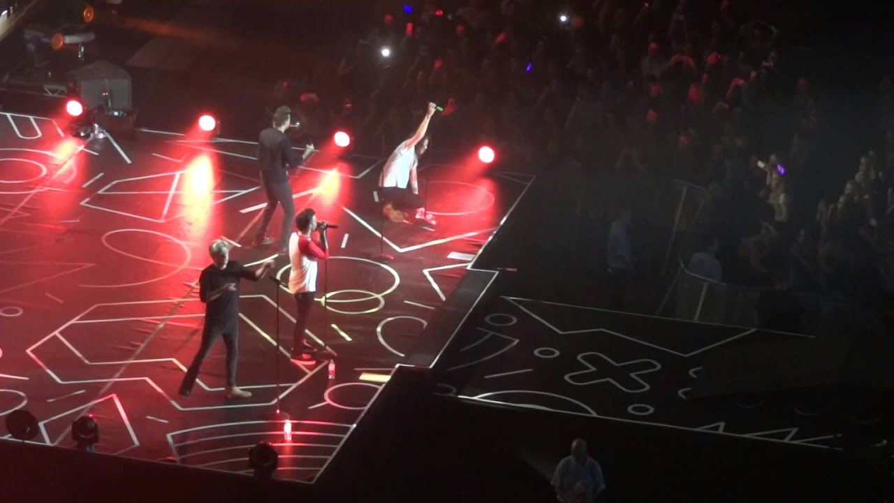 One Direction - Fireproof (and a bit of Kiss You) OTRA London 28/9/15