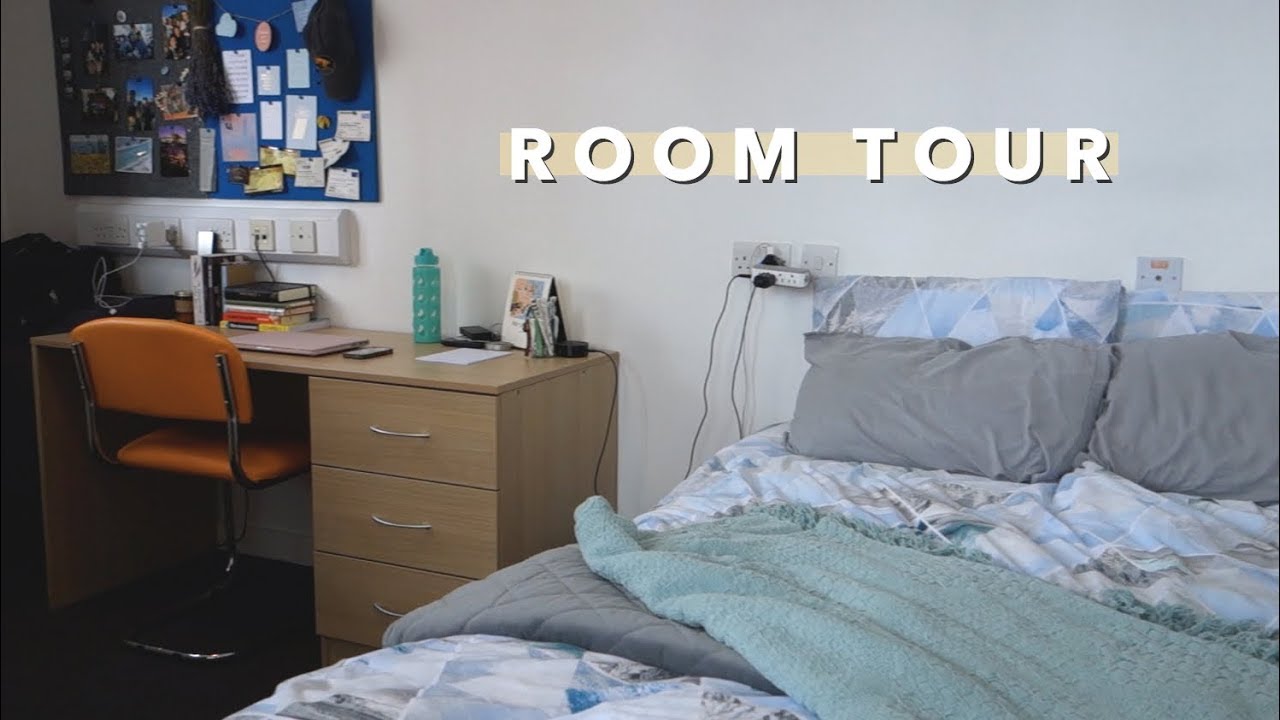 London Dorm Room Tour 🛌 | Vlogust Day 7