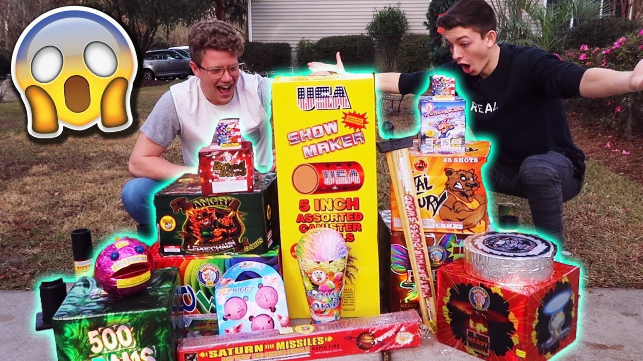 $500 of FIREWORKS for NEW YEAR’S EVE! New Years Eve 2018/2019 Fireworks Explosions VLOG