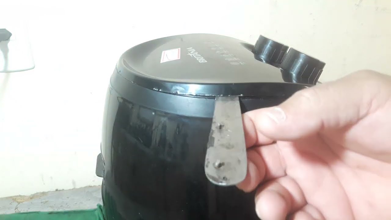 Como desmontar parte superior fritadeira Britânia Bfr25p. vídeo completo.