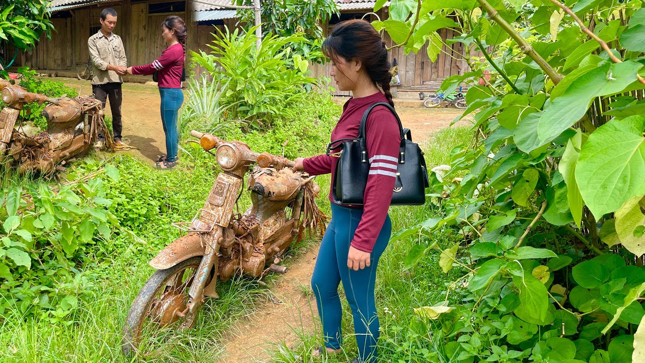 Girl restores 1867 50cc Cub motorbike given to her by brother