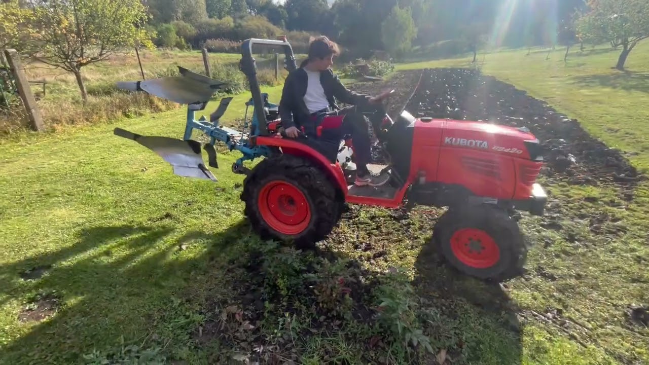 Kubota B2420, orba.