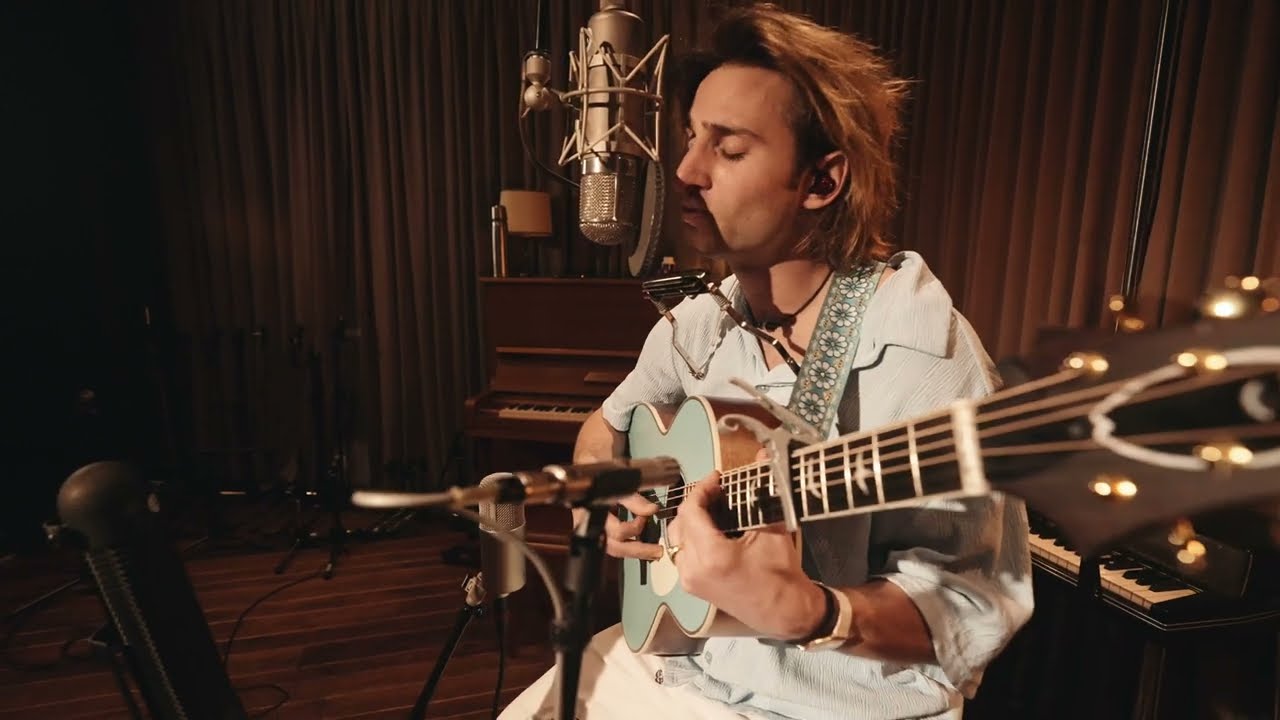 Pat Burgener - Work It Out ( Acoustic Live )