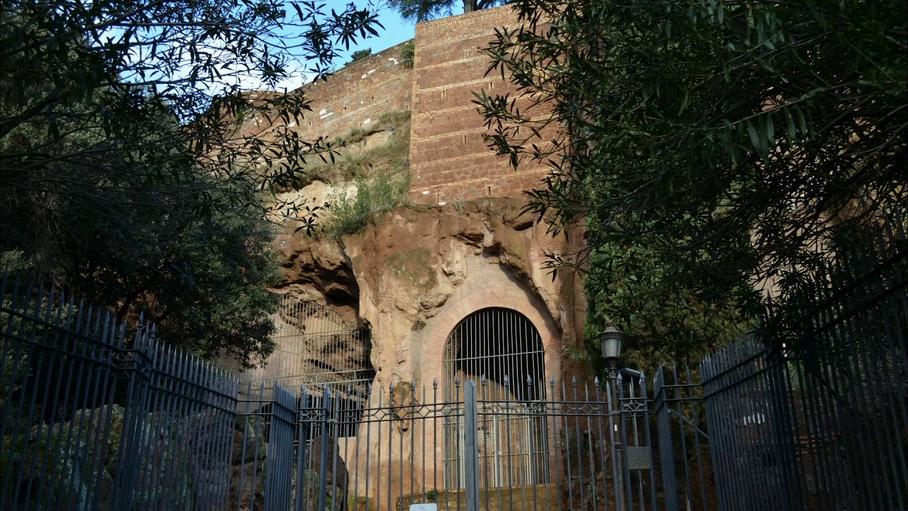 La rupe Tarpea ( Roma )