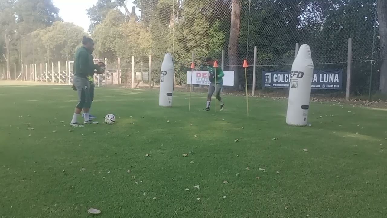 14/01. T.T. Acondicionamiento previo + inicio pase 1ra con tomas varias. EA Peralta Angel 
