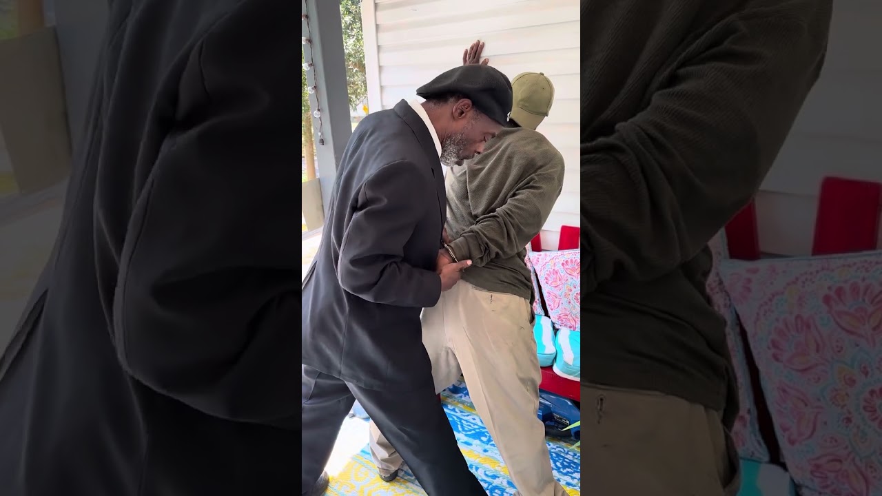 Unk 747 ✈️🛩️🛬🛫 acting like a cop 👨🏿‍✈️wow 😮😮🤣😂🤣😂#viral #onebossmanpodcast #subscribe