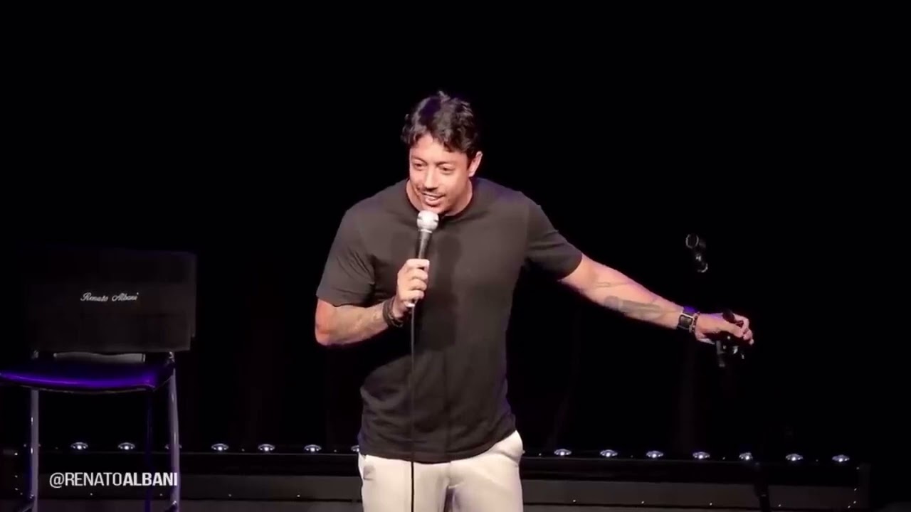 RENATO ALBANI INTERAGINDO COM A PLATÉIA   Renato Albani