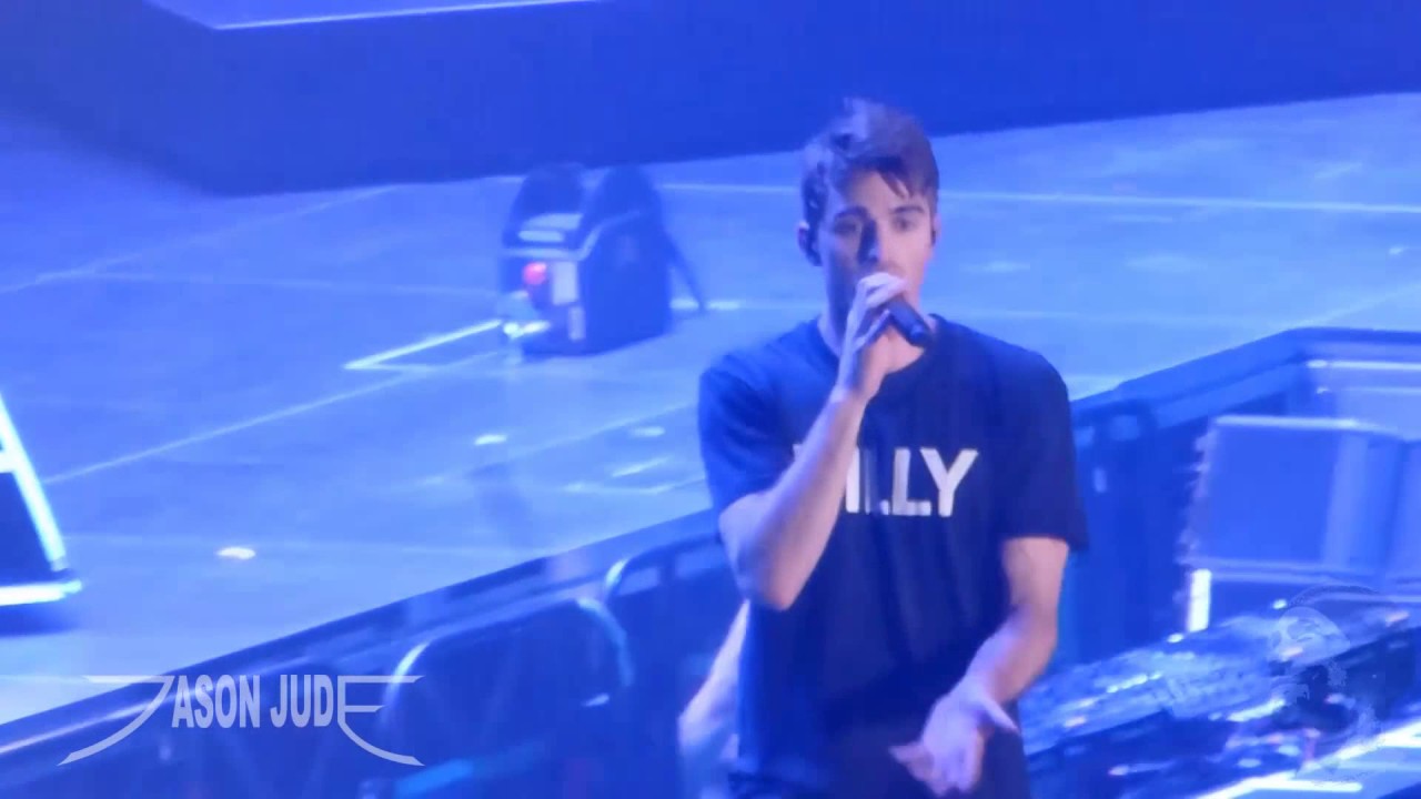 The Chainsmokers - Break Up Every Night Live 2017 HD
