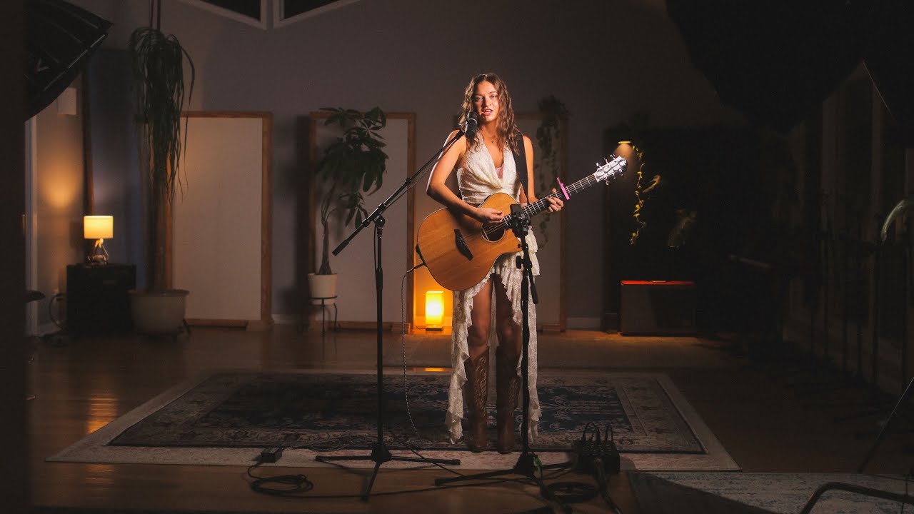 “Reminiscing” Live From The Treehouse, Nashville TN