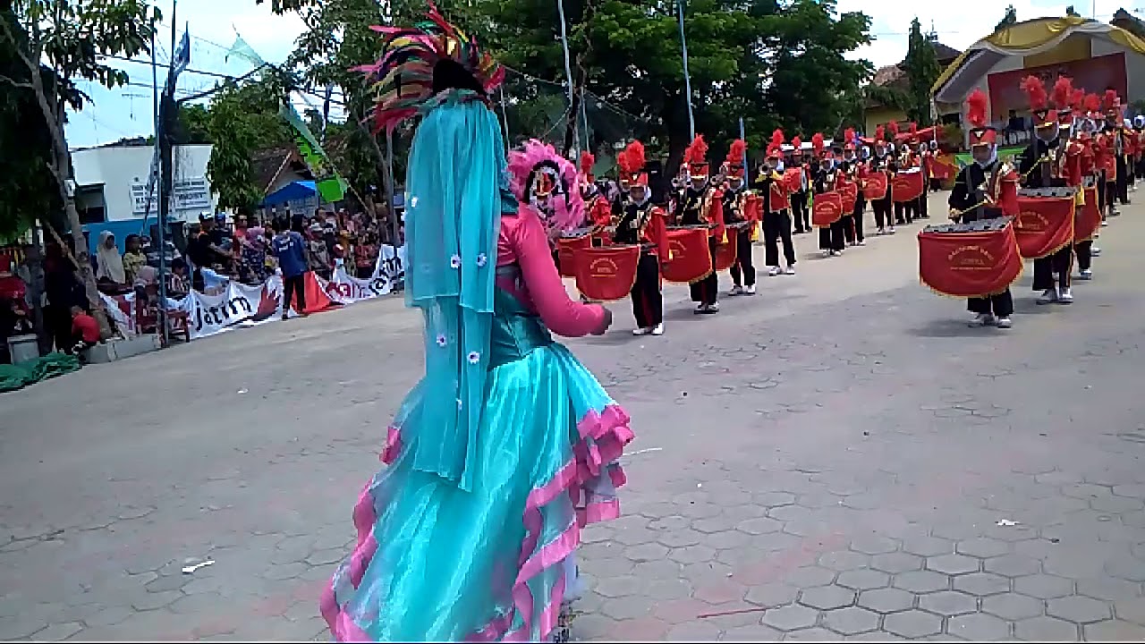 Juara 1 drumband SMPN 1 KANOR
