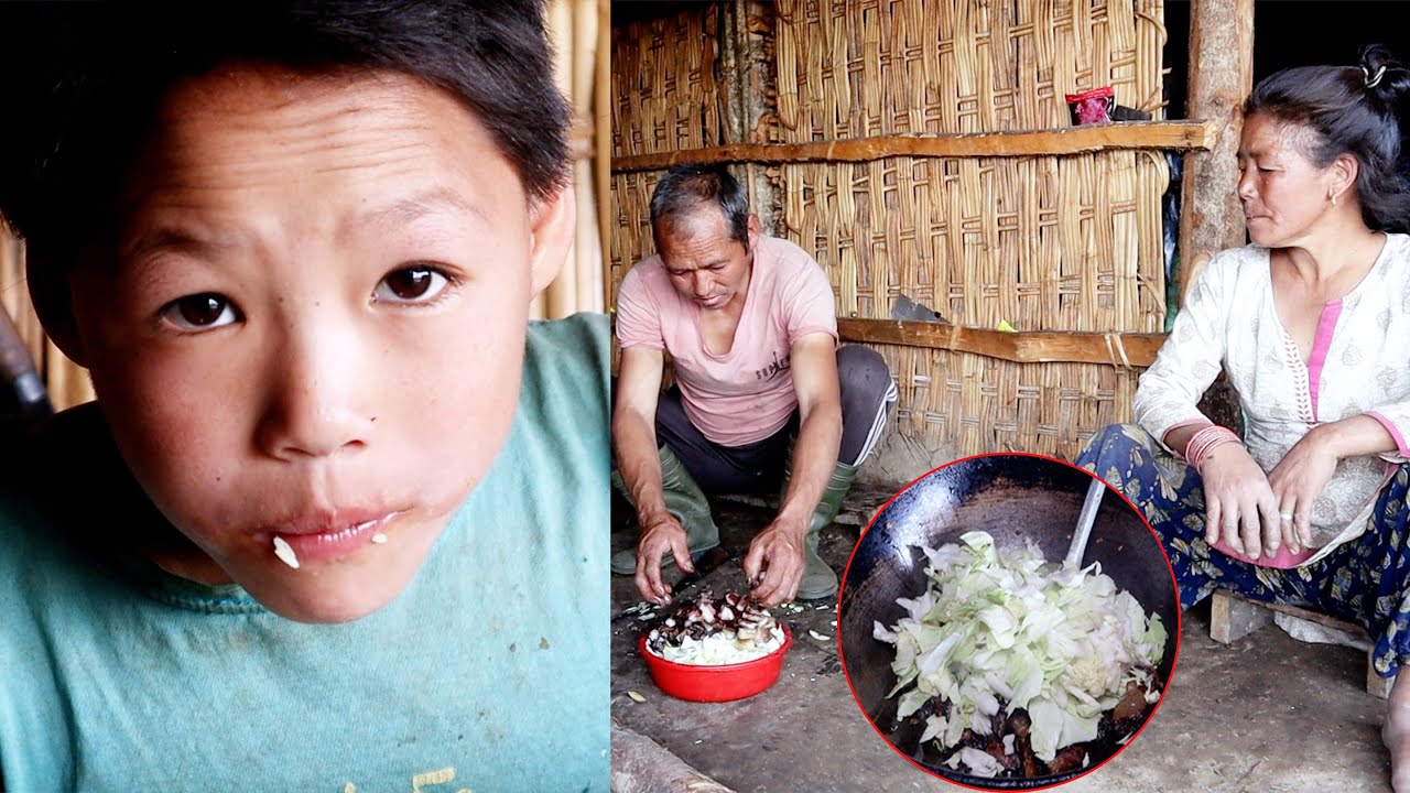 jungle man cooking pork & cabbage mix curry rice @junglefamilycooking