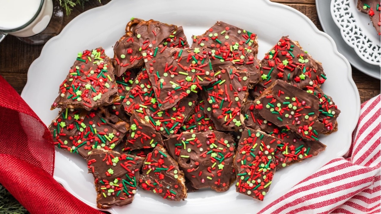 Pretzel Christmas Crack: Better Than Store-Bought