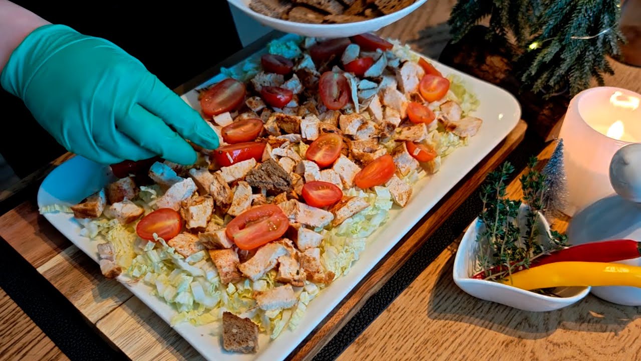 Ein einfacher Salat, der wie aus dem Restaurant aussieht