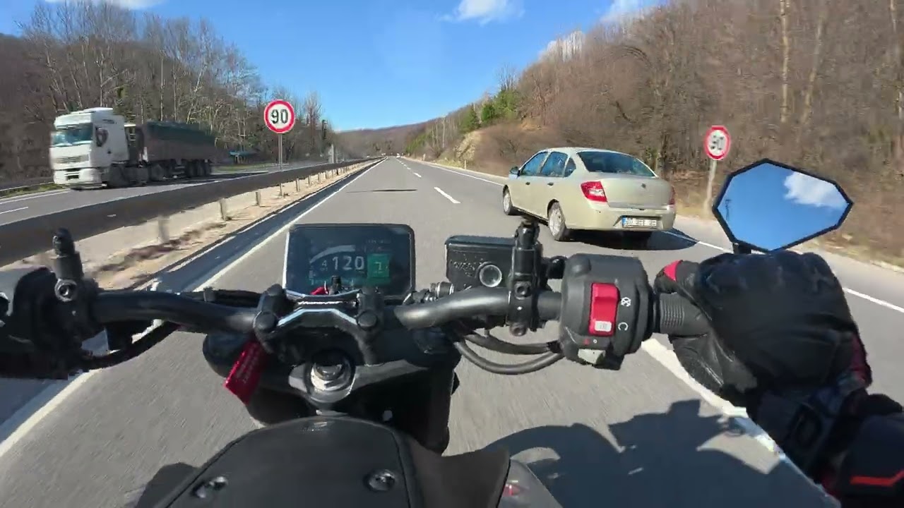 Mezitlerde Balata Deneme Sürüşü | Honda CB750 Hornet
