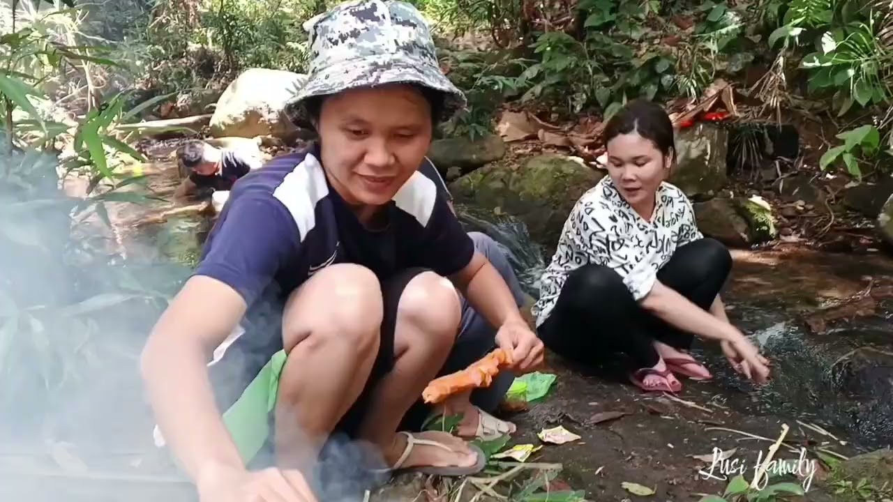 Piknik di hutan Kalimantan Barat 