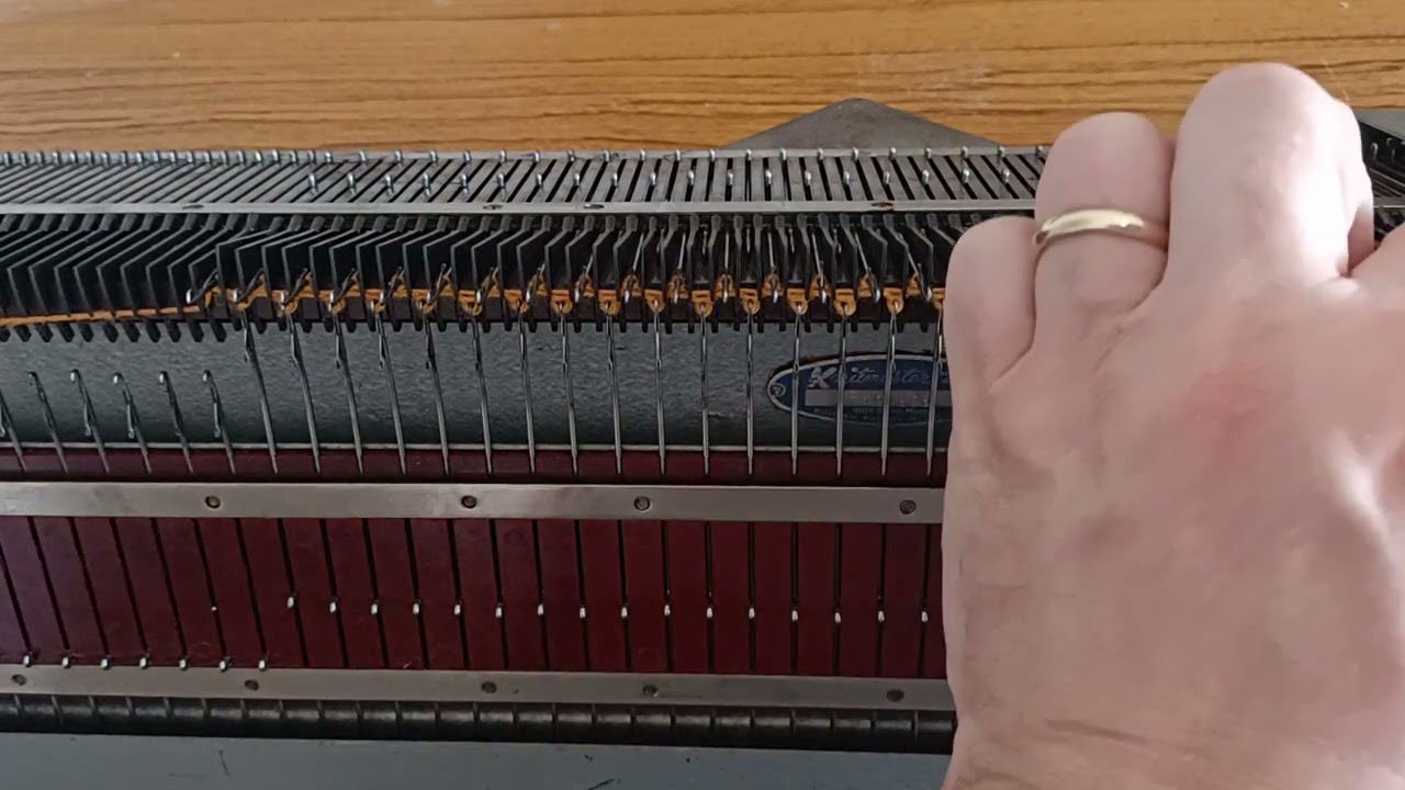 Knitmaster 4500 / Knittax / Knitking: Casting on with a ribber
