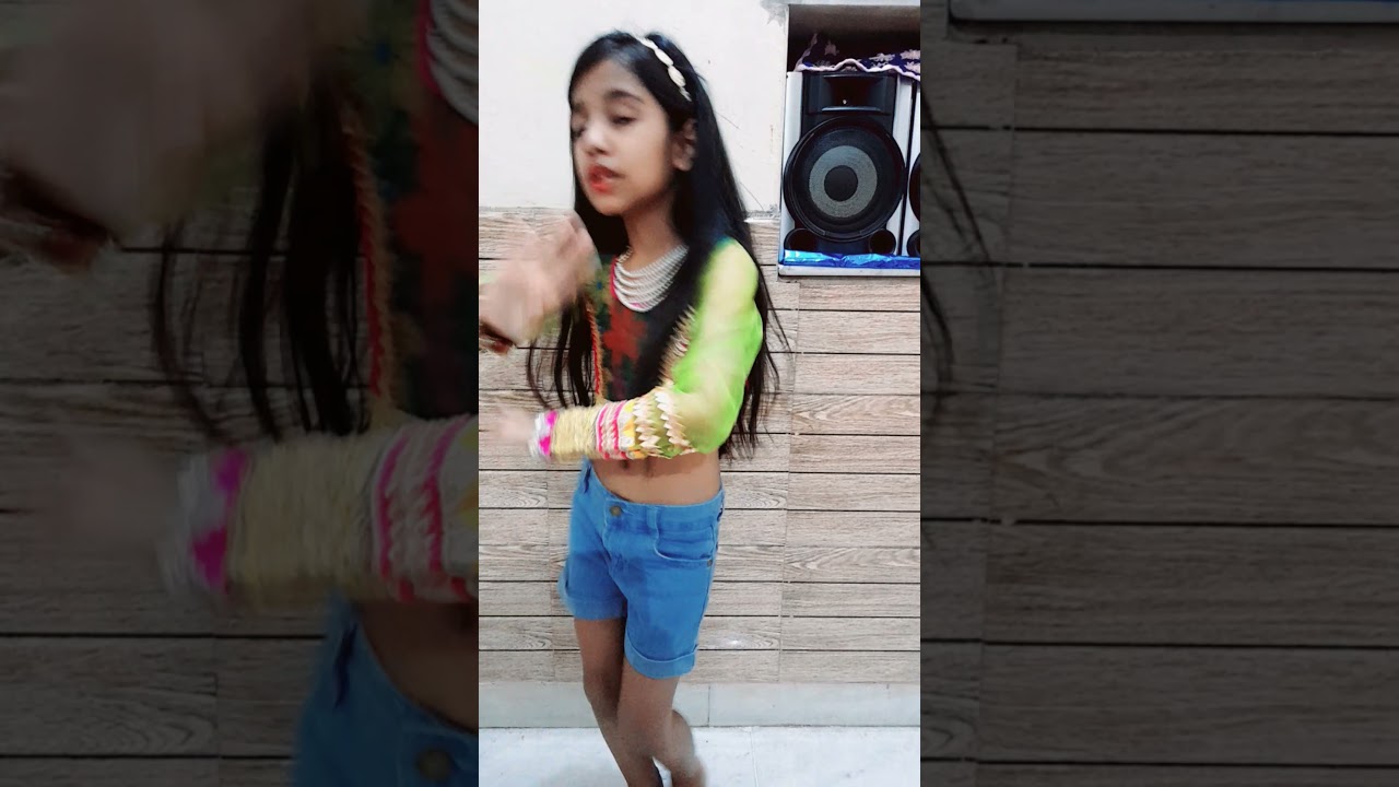 ( TUJHE CHAND KE BAHANE DEKHU ) Song Graceful Dance Cover  By Aaradhya Singh .