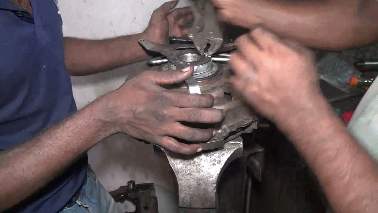 How to open the duel clutch release bearing of Honda Vezel.  Apollo Automobile BD