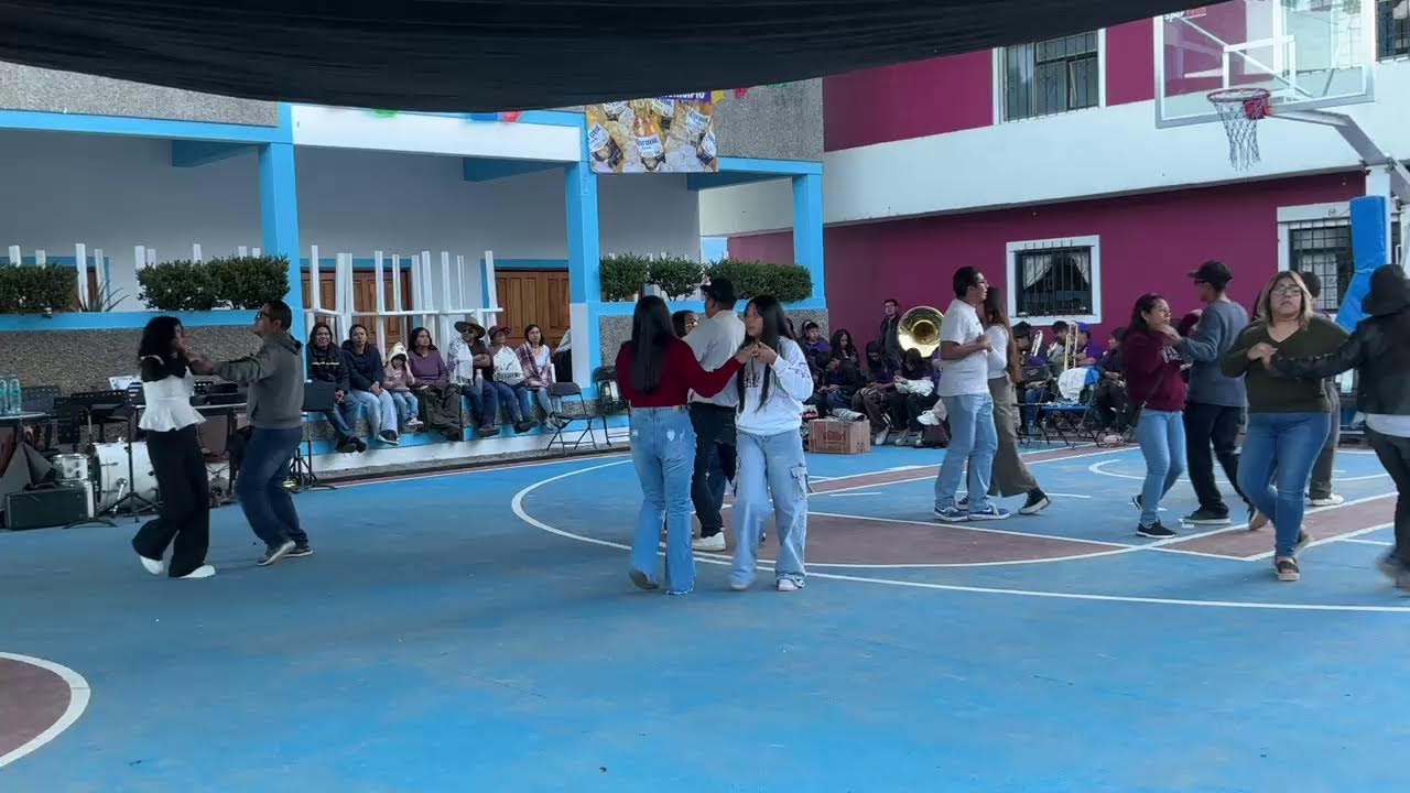 Despedida de las bandas visitantes