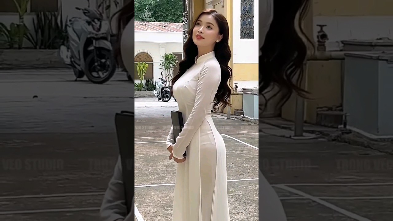 Áo dài trắng nữ sinh duyên dáng gợi cảm | Áo dài Việt Nam