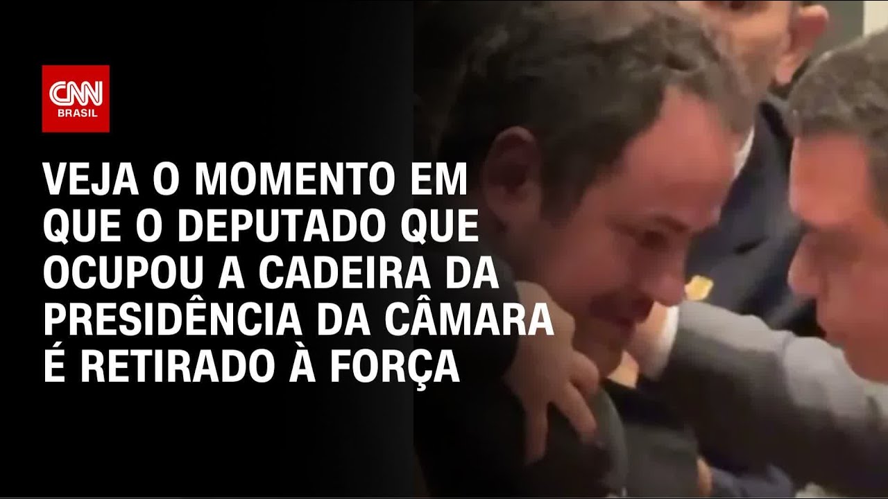 Protesto na C&acirc;mara: Glauber Braga &eacute; retirado &agrave; for&ccedil;a da mesa diretora | HORA H
