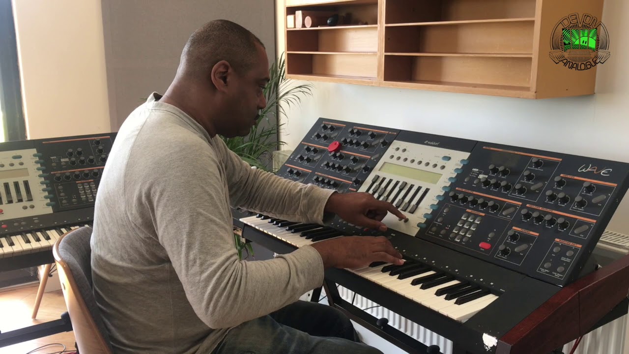 Mike Huckaby - Talks & Plays the Waldorf Wave at Devon Analogue Studio