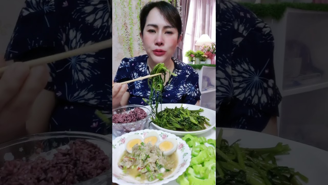 กินข้าวกับน้ำพริกปลาทูไข่เป็ดต้ม