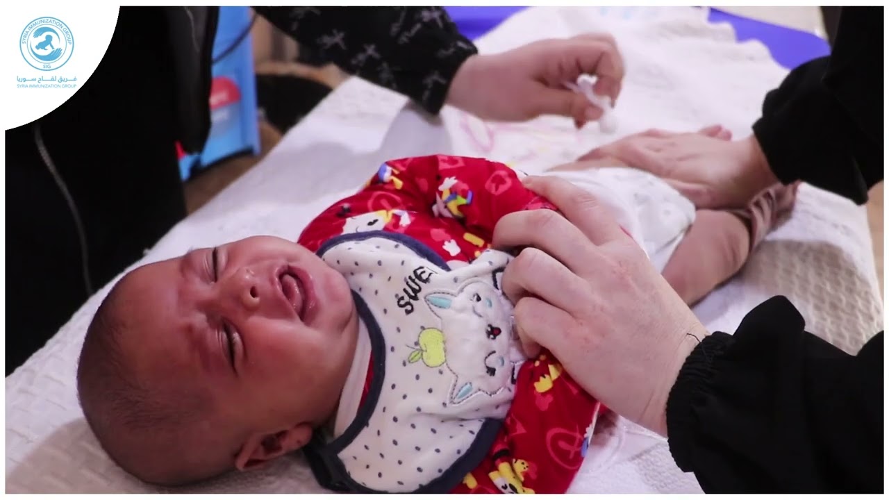 يستمر عمل فريق لقاح سوريا معكم في مركز أطمة وفي كل مكان من محافظة إدلب لضمان صحة أطفالكم وسلامتهم
