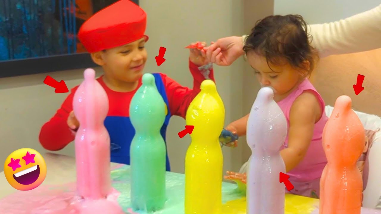 👧Alicia Playing with colored foam🌈 EXPERIMENT for children