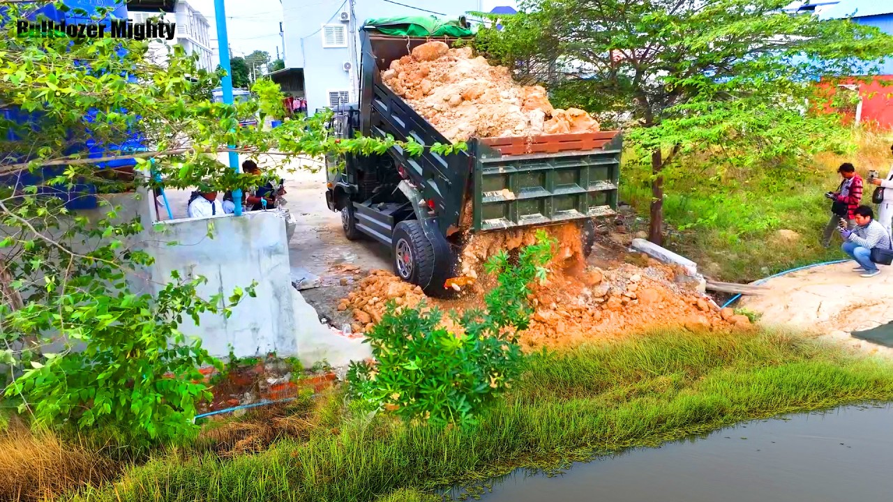 Operating  Project !! Filling up land huge, Bulldozer KOMATSU D31P, Dump Truck