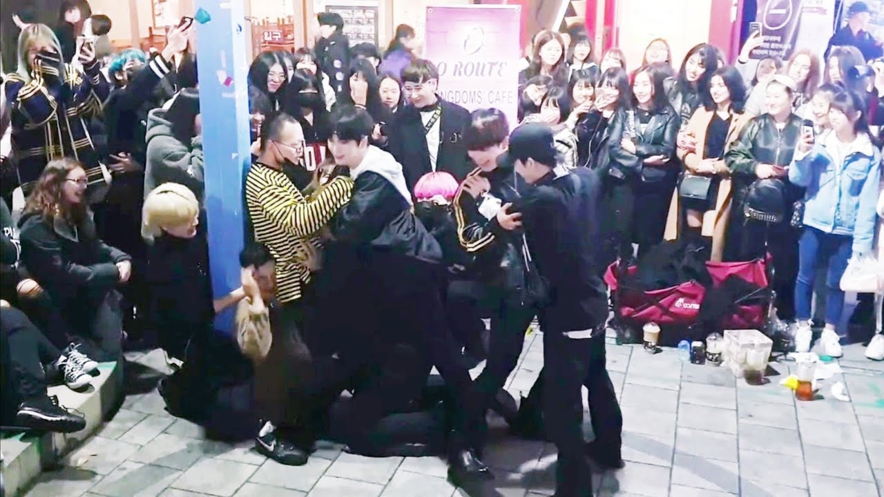 《EXID_#Up&Down》 KingdomS#킹덤즈 이엑스아이디#위아래 20190410 214005 HongDae Busking 홍대버스킹  #SnowHorse