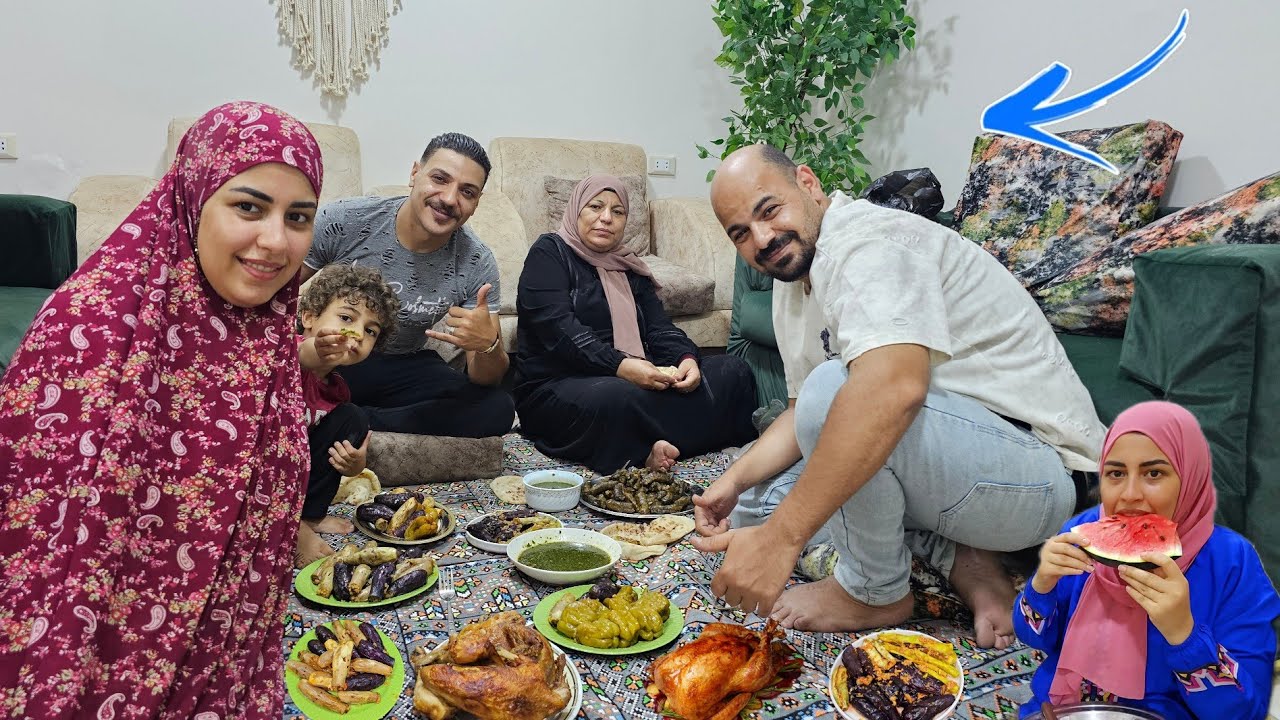 اول عزومة عملتها بطعم زمان🥳اتجمعنا علي طبلية واحده علشان نحس بالفرحه💃هو ده البيت اللي أتربينا فيه🥹 
