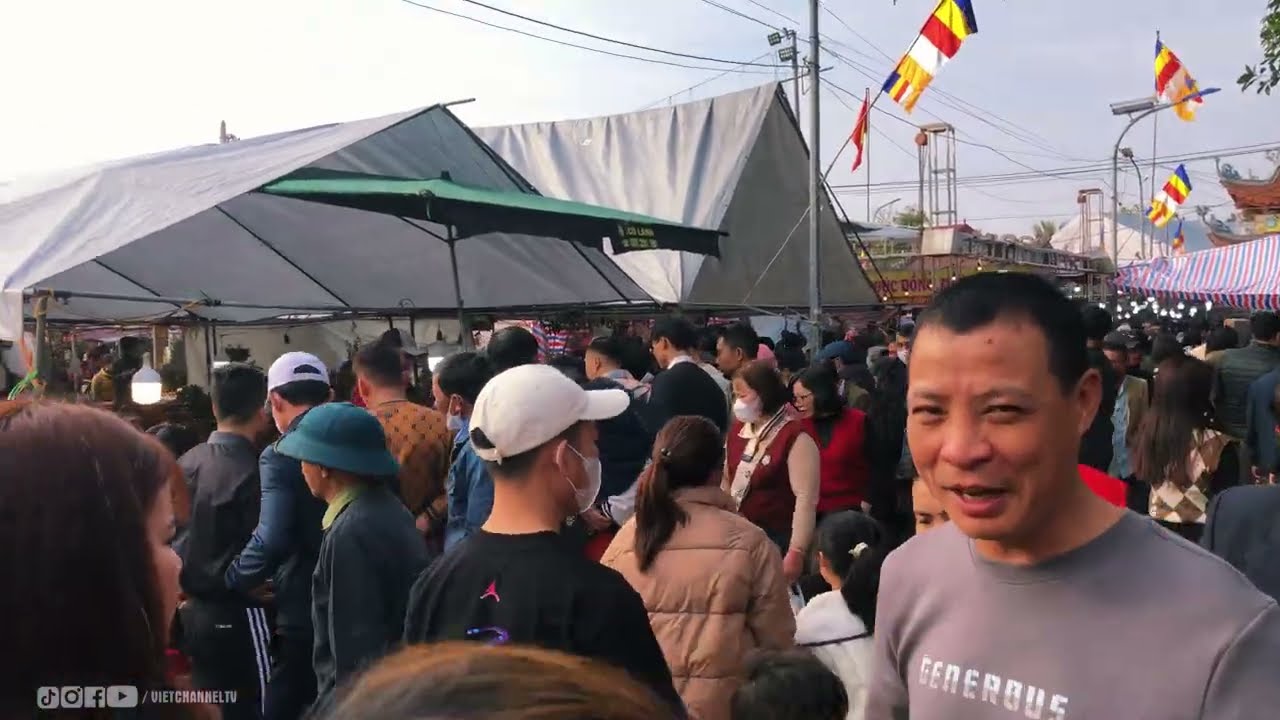 Chợ Viềng Nam Giang Nam Trực Chiều Mùng 7 Tết Thu Hút Hàng Ngàn Khách