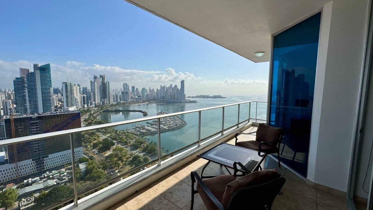 Apartment for rent with Bay View | PH Destiny 42D | Ave. Balboa, Panama