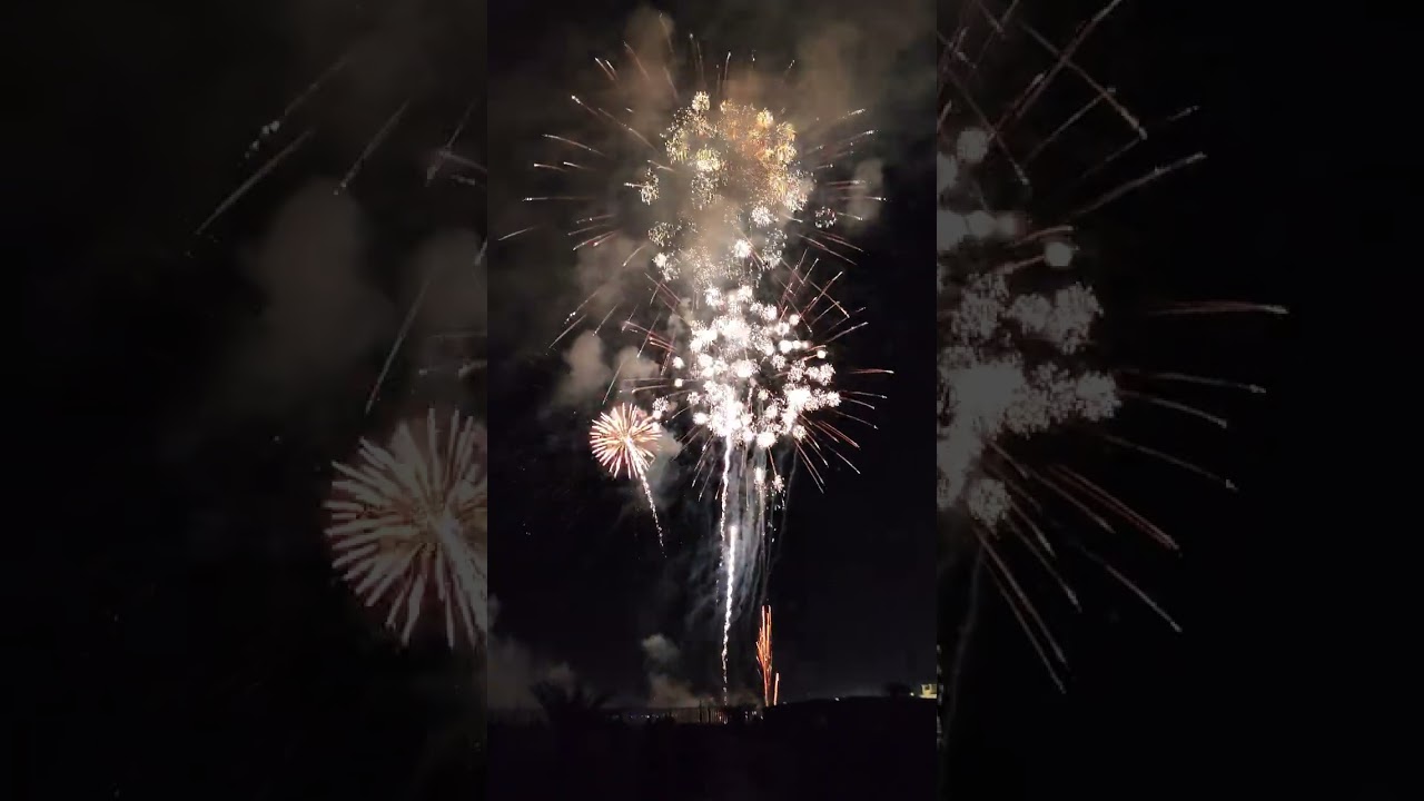 Carnevale Viareggio 21.02.2026 giorno di chiusura. Spettacolo pirotecnico che dura 21 minuto