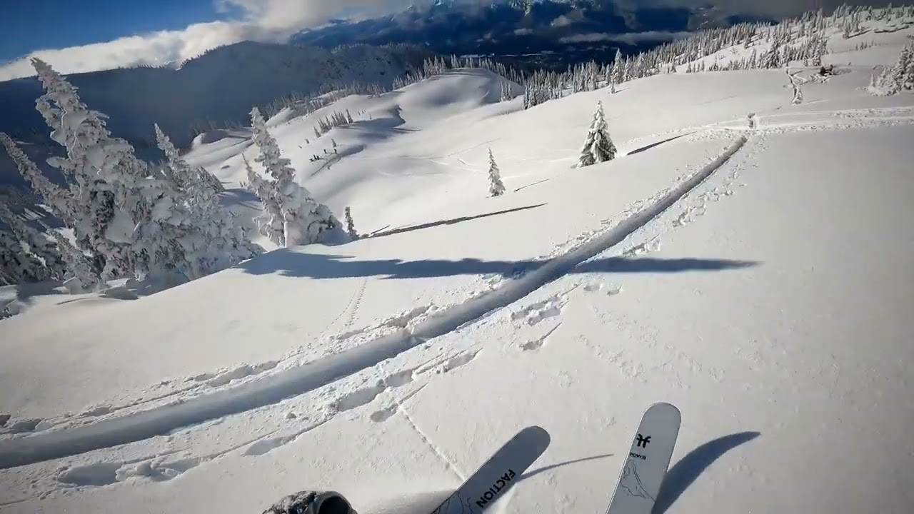 Sidecountry skiing in Revelstoke Resort