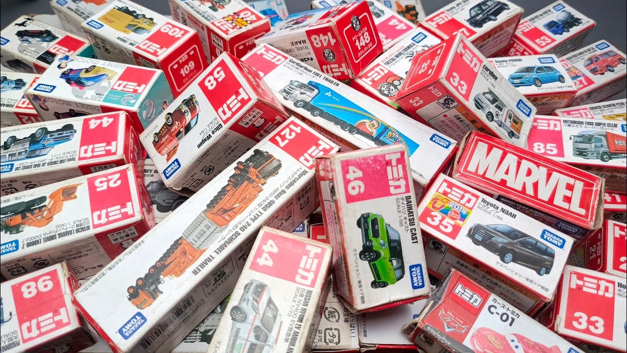 トミカミニカーが箱に盛り沢山!収納するよ。トミカのベストコレクションを動画でまとめました! -