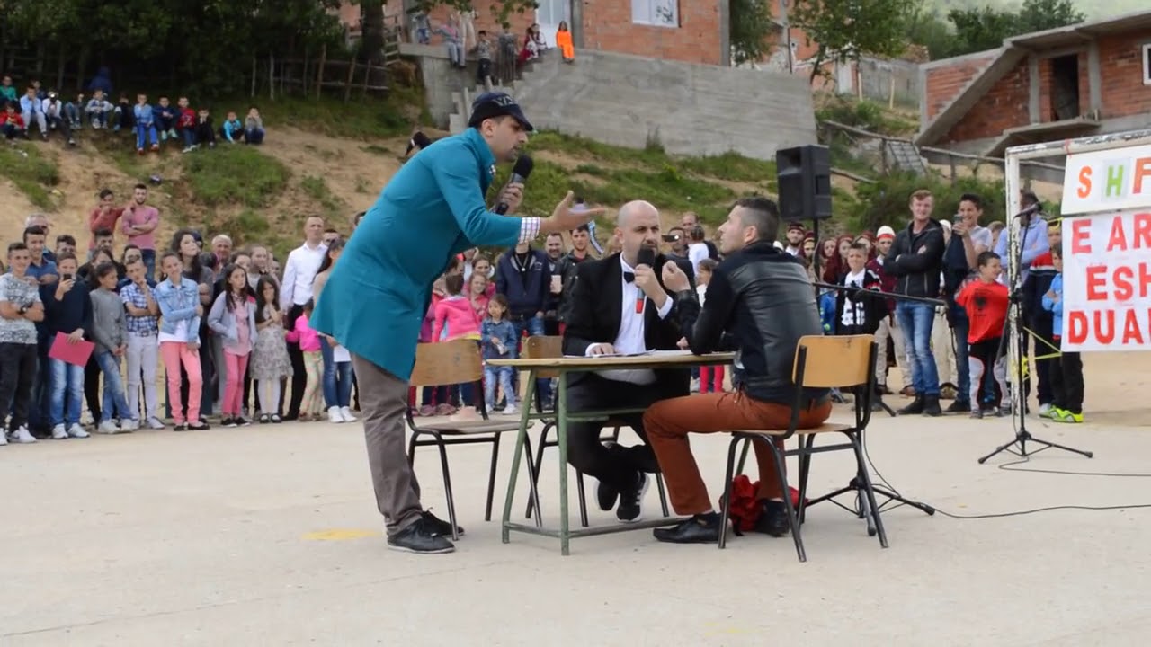 Stresat   Jabollçishtë  profesori dhe nxënësi luajnë ''sporcka''