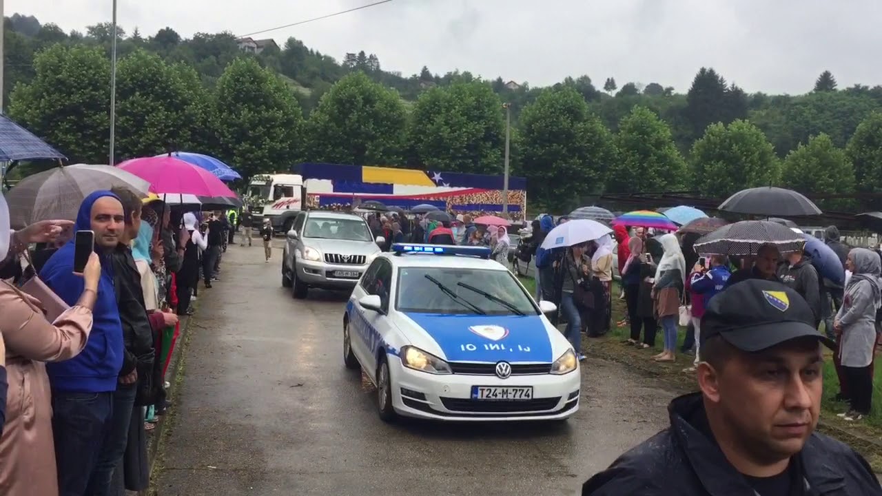 Tabuti sa posmrtnim ostatcima 35 žrtava genocida stigli u Potočare